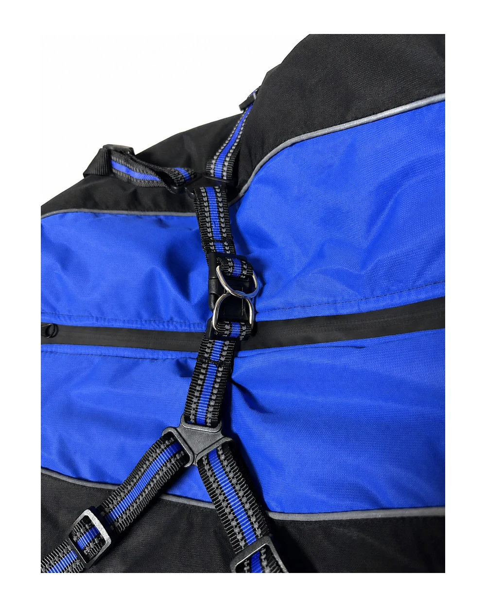 Integrated harness detail for Insulated Harness Coat